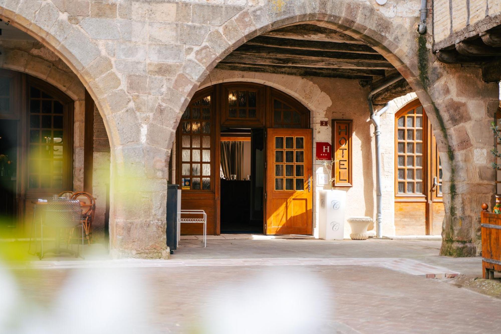 Hotel Des Consuls Castelnau-de-Montmiral Exterior foto