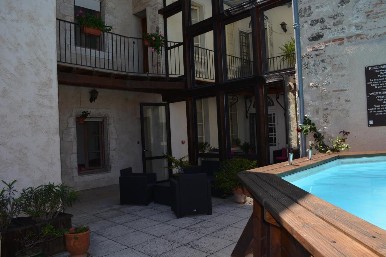 Hotel Des Consuls Castelnau-de-Montmiral Exterior foto